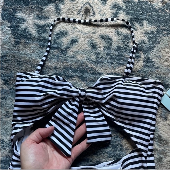 NWT! Cupshe Neat as a Pinstripe swimsuit medium - Picture 4 of 8